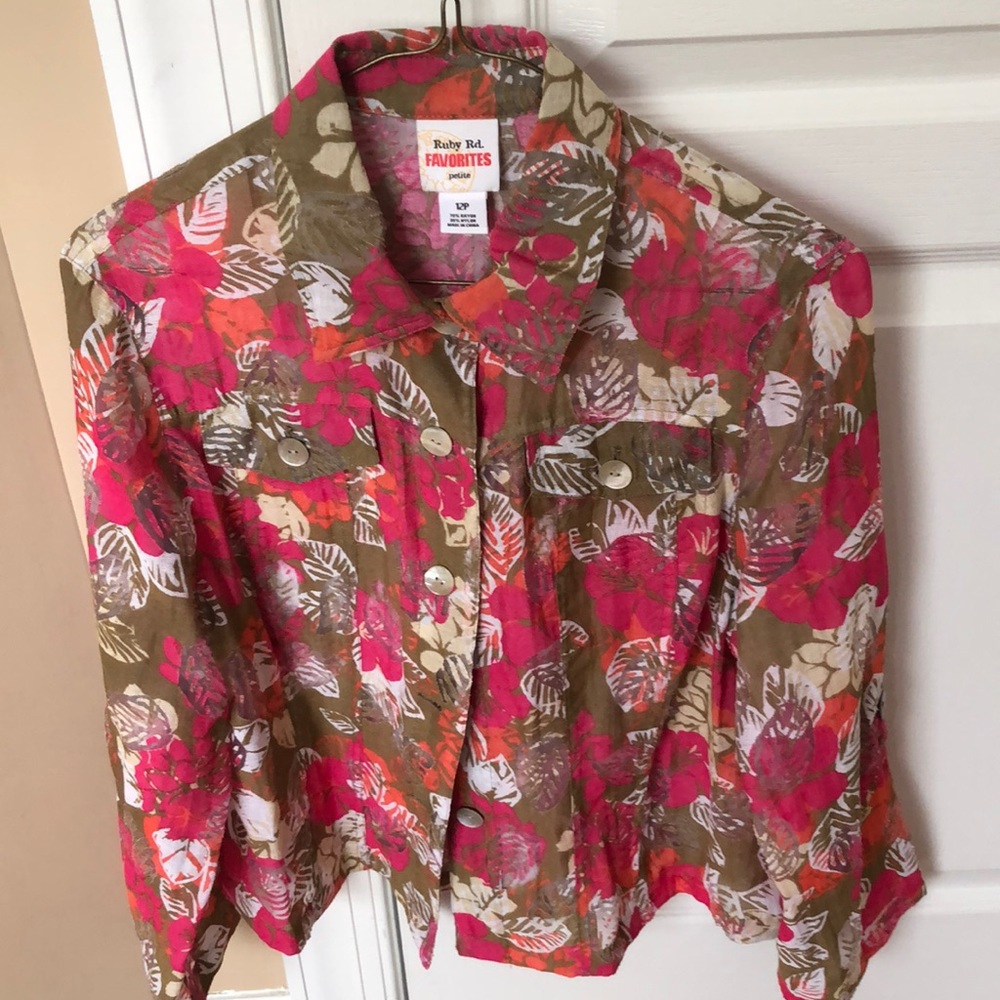 Ruby Rd Favorites Hawaiian Print Button Down Shirt